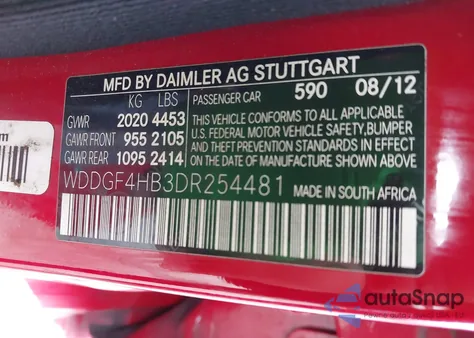 2013 Mercedes-Benz C 250 Sport z USA, uszkodzony, nr VIN WDDGF4HB3DR254481